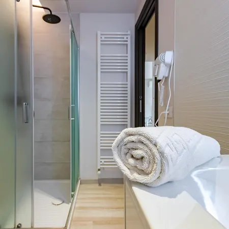 Daire Comfort Moderno Parcheggio Coperto - Mare & Aria Condizionata Viareggio